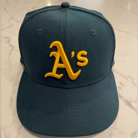 Oakland Athletics Retro On-Field - Picture 1 of 3